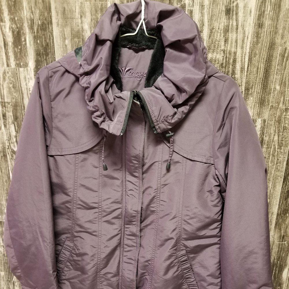 NWT Neyelle Water Resist/Insul Flannel Trim Jacket